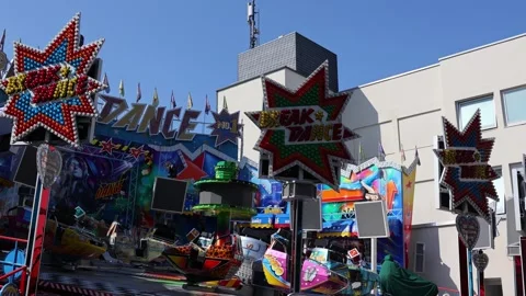 Spinning break dance ride at an amusement park funfair Stock Footage 336096344