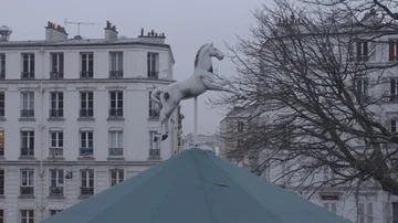 Spinning carousel rooftop Video stock 85600550