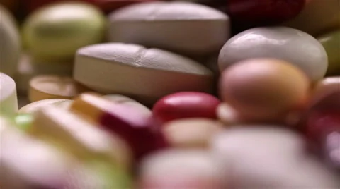 Spinning pills in a loop Video stock 6735001