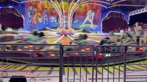 Spinning ride centered in frame Stockbeeldmateriaal 252546847