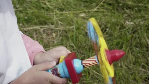 Spinning toy 스톡 동영상 157609993