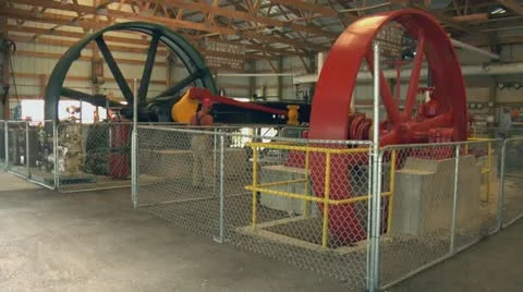 Spinning Turbines Видео 22156202
