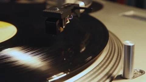 Spinning Vintage Record Player Close Up Vidéo 112350138