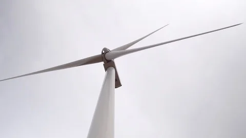 Spinning Wind Turbine Close-Up 库存影片 103287646