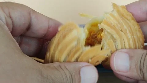 Spiral curry puff or karipap pusing. Stock Footage 150144670