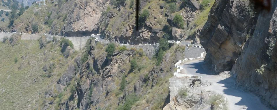 Spiral S-shape zigzag pattern hairpin curve winding Two Lane Highway Mountain Foto stock