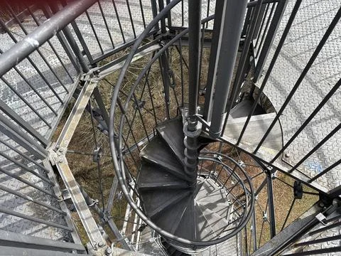 Spiral staircase inside observation tower top view structure geometry Stockfoto's