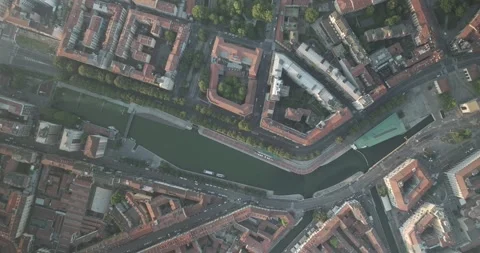 Spiral Top Down Aerial View Over Navigli District in Milan, Italy Vídeo Stock 344470368