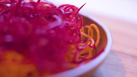 Spiralized beetroot in bowl Vídeos de archivo 76138780