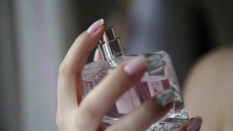 Spirits in hands of the bride close-up Video stock 81319635