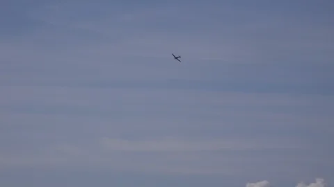 Spitfire WW2 Military plane doing aerobatics in air show UK 4K 스톡 동영상 115965335