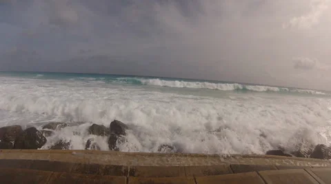 Splash waves Video stock 39395489