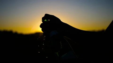 Splashes of champagne at sunset Vidéo 67382280