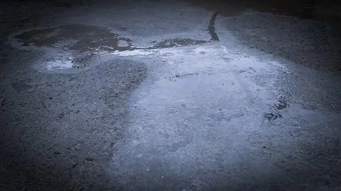 Splashes of rain hit the ground 動画素材 201211016
