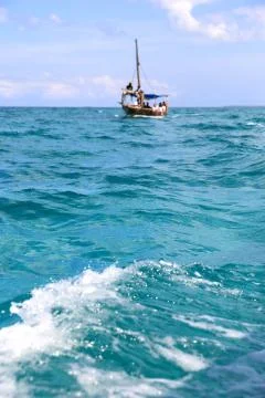 Splashes on a wave in the ocean Stock-Fotos