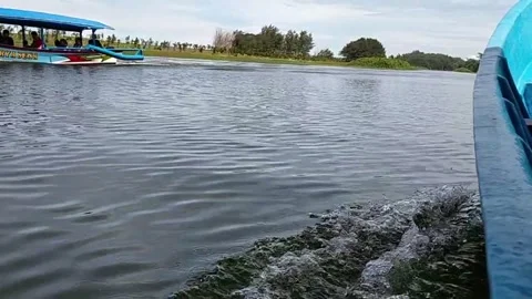 Splashing water from traditional boat Stock Footage