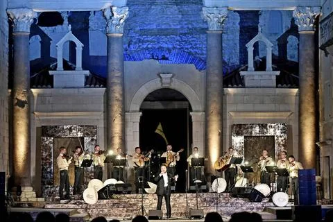  Split, 220720. Koncert Ritam Meksika meksickog tenora Ramona Vargasa i an... Stock Photos
