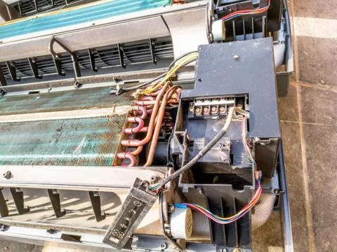 Split ac cleaning and maintanace service Stock Photos