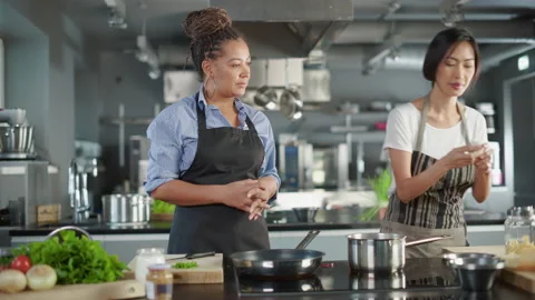 Split Cooking TV show 3 Vidéo 169480017