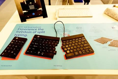 Split keyboard mock up showcasing ergonomic design 스톡 사진