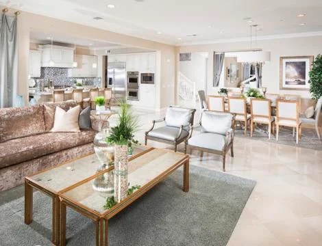 Split-level open plan living room with dining area and kitchen at home Foto stock