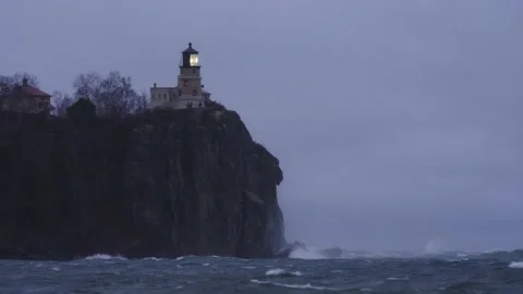Split Rock Lighthouse lit for its annual 47th anniversery in Split Rock Vídeos de archivo 222059191