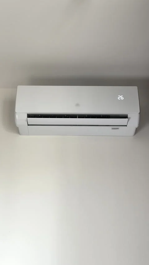 Split system conditioning unit increasing internal temperature on display t.. Stock Footage 346155495