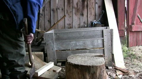 Split wood with an axe Video stock 366408