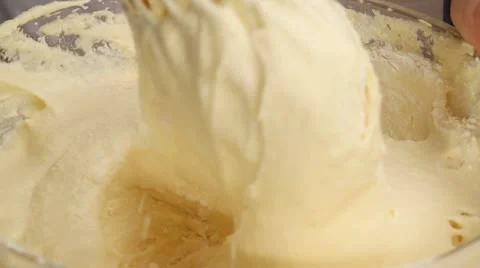 Sponge cake: flour being added Video stock 24671033