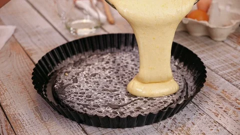 Sponge-cake pour in baking tray - close-up 스톡 동영상 102296682