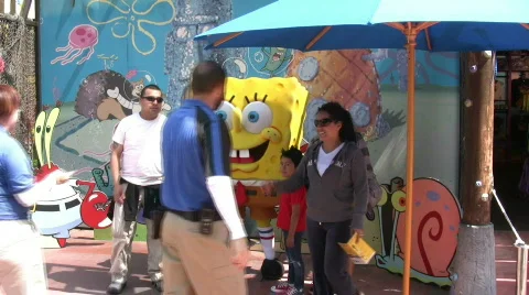 Spongebob Posing for Family 库存影片 373123