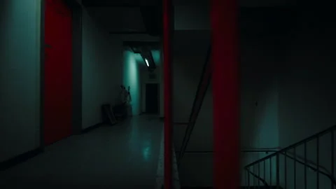 Spooky dark horror hallway with flickering light Stock-Footage 335492232