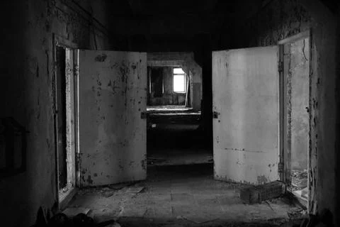 Spooky, empty corridors of the Duga Radar Station in the Chernobyl Exclusio.. Foto stock