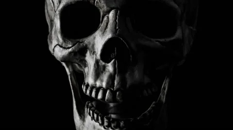 Spooky skeleton approaches Vídeos de archivo 66546549