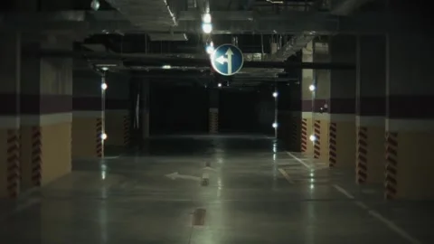 Spooky underground parking Stockbeeldmateriaal 318156474