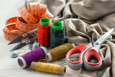 Spools of thread, needles Foto stock
