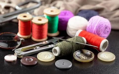 Spools of thread, needles Foto stock