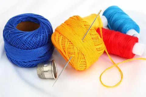 Spools of thread, needles Foto stock