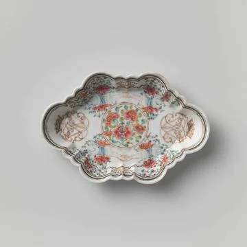Spoon tray with floral scrolls, monogram and clasped hands. Rectangular, h... 스톡 사진