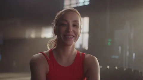 Sportswoman looking at camera Video stock 236182340