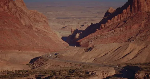 Spotted Wolf Canyon I-70 Utah Overlook Trucks 4k Vidéo 284669446