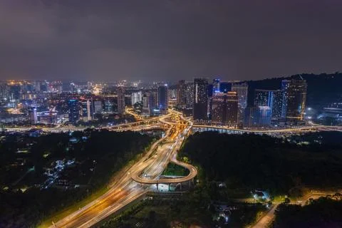 A sprawling metropolis at night Foto stock