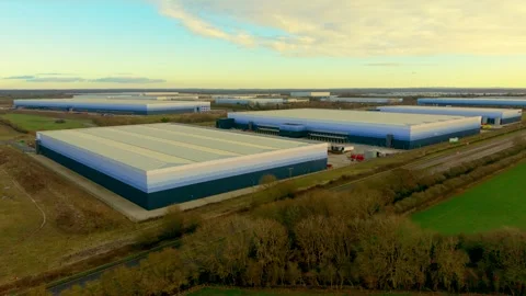 Sprawling warehouse facilities operating logistics capacity within regional Видео 331161690