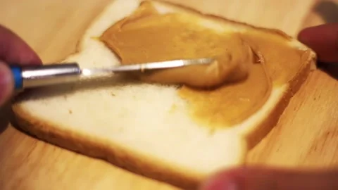 Spreading peanut butter 動画素材 137047166