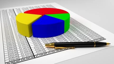 Spreadsheet with pie chart and pen Illustrazione stock
