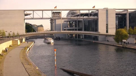 Spree and ferrys in Berlin (time lapse) 스톡 동영상 41148896