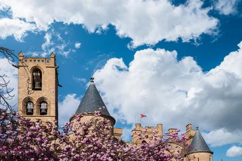Spring Bloom at Olite Castle Foto stock