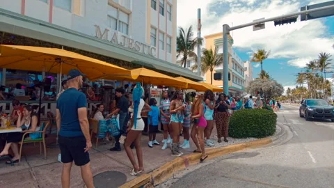Spring Break crowds on Ocean Drive Miami Beach Stock Footage 331308827