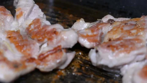 Spring chicken on a grill pan. selective soft focus. Stockbeeldmateriaal 149840443