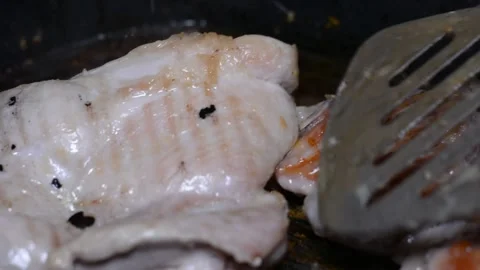 Spring chicken on a grill pan. selective soft focus. Stockbeeldmateriaal 149840481